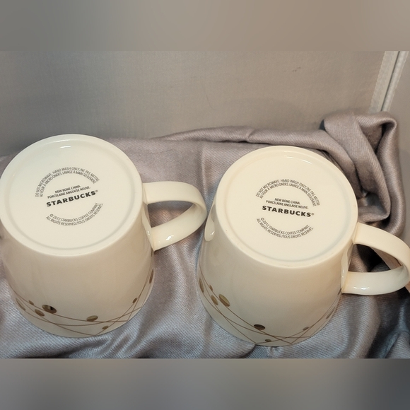 Pair of Starbucks Christmas Coffee Mug New Bone China Porcelaine Anglaise Neuve - Picture 3 of 6